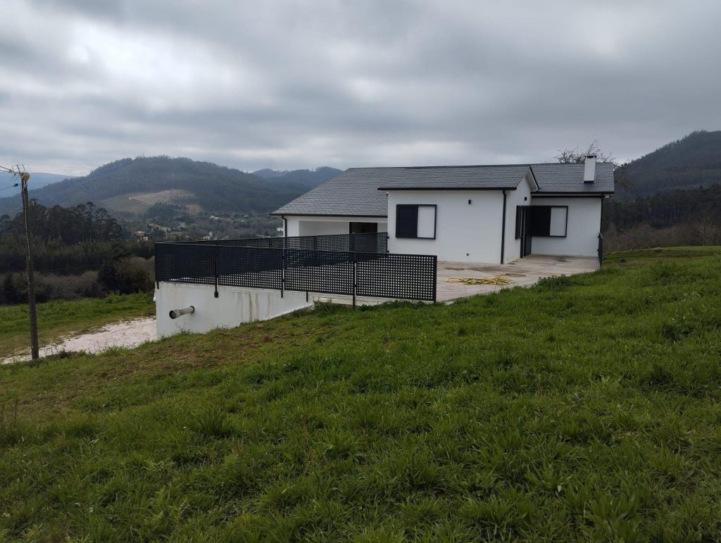 Parte Trasera Casa La Neja